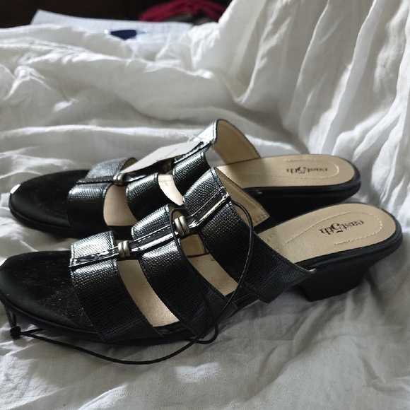 (J4) East 5th Black Sandals Slide Style - Picture 4 of 7